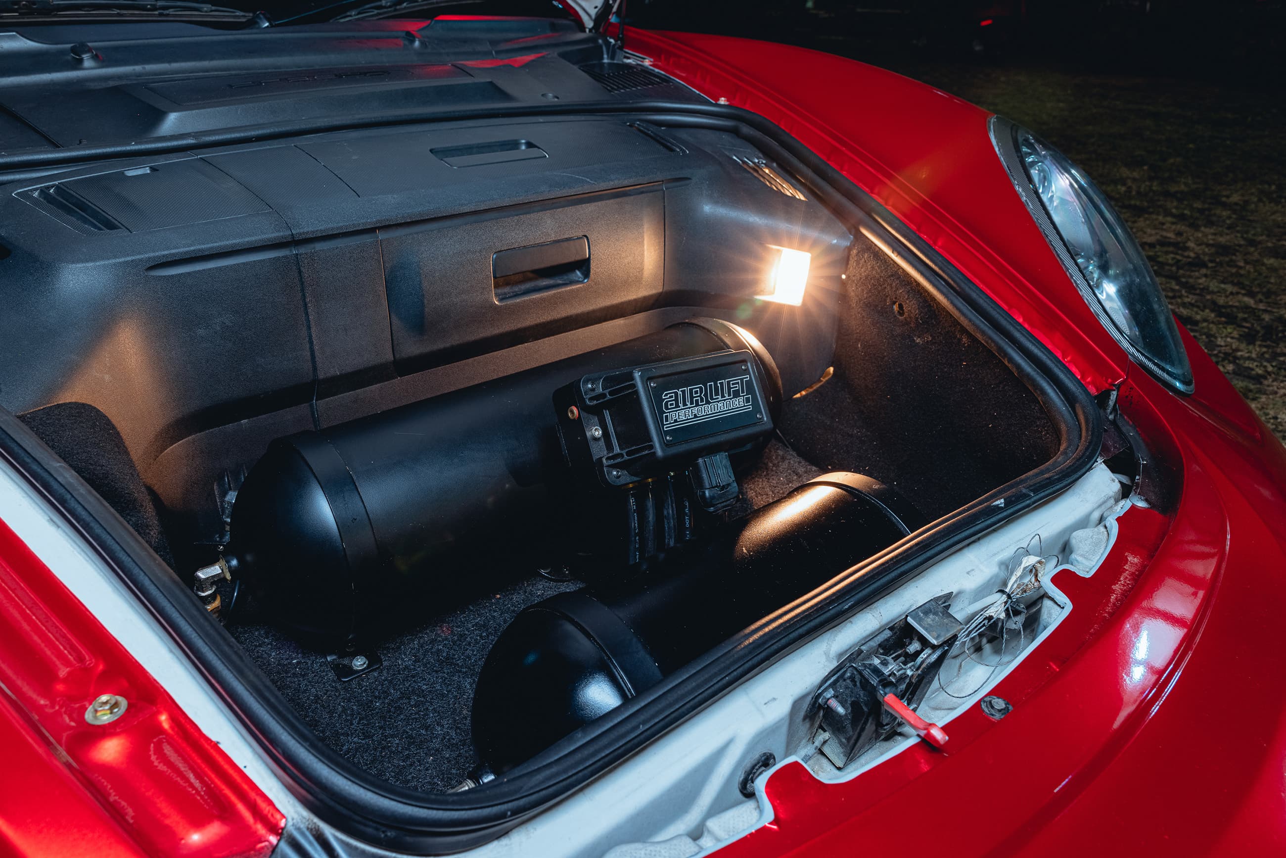 Karma Porsche 987 - trunk install setup